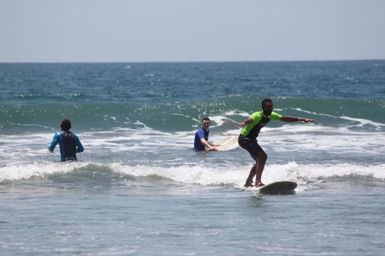 Hostel Room2board And Surf School Jaco